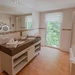 Robenstein Aktivhotel & צוויזל
